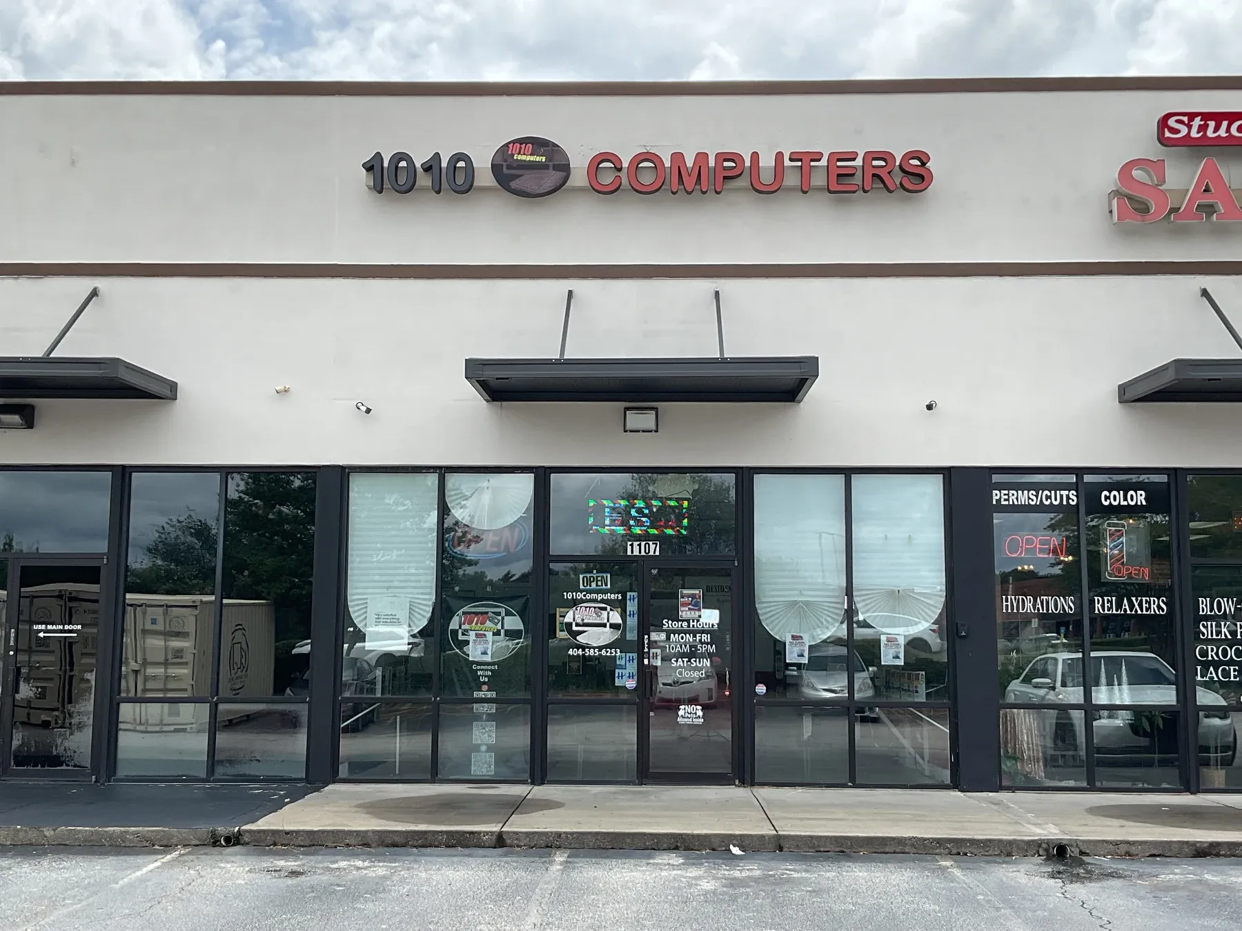 The 1010Computers storefront and entrance at 1107 McDonough Place in McDonough, Georgia